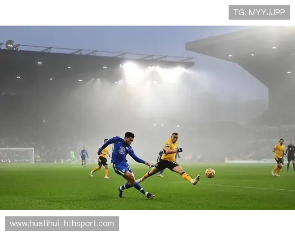 狼队训练中重点演练定位球战术助力球队战术升级 狼队训练中重点演练定位球战术助力球队战术升级