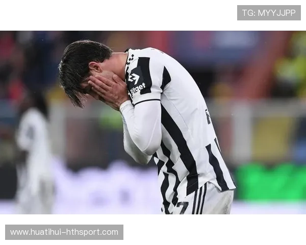 尤文后场长传撕开防线,基耶萨速度优势展现无遗 尤文后场长传撕开防线,基耶萨速度优势展现无遗