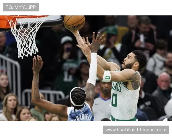 塔图姆后撤步抛投制止对方追分势头